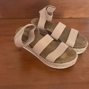 Wedge heels x Steve Madden